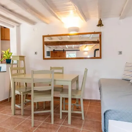 N & M Homes * Agios Sostis (Tinos)