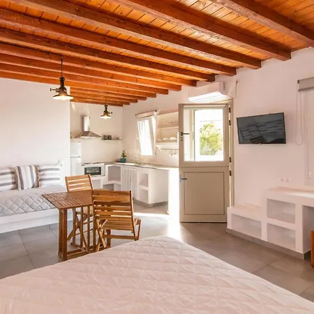 N & M Homes * Agios Sostis (Tinos)