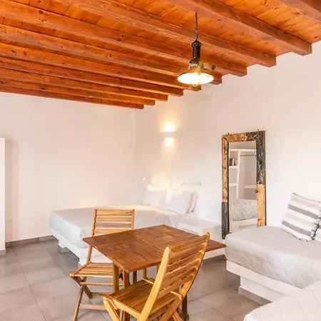N & M Homes * Agios Sostis (Tinos)