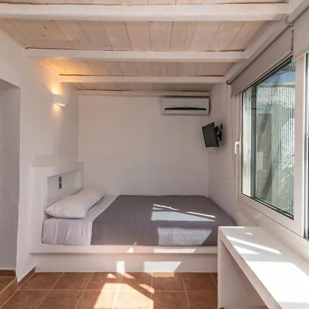 N & M Homes * Agios Sostis (Tinos)